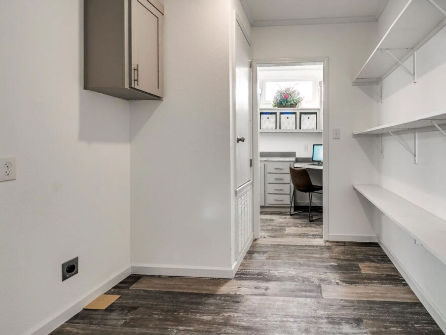 Naranjo-TE3266A-[The-Aspen]-Laundry-Room-1 | Champion Homes Center